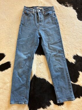 Levi’s Wedgie Straight Leg Jeans